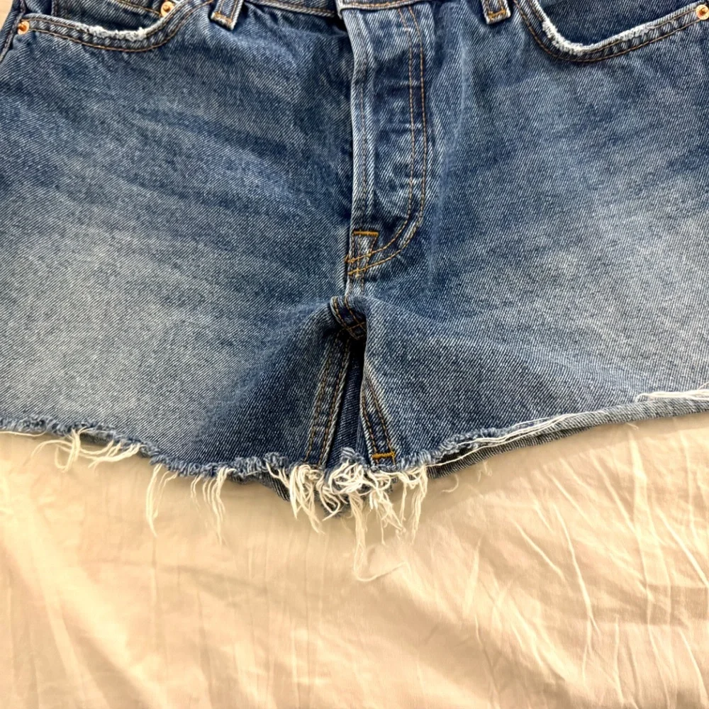 GRLFRIEND- Denim Cut off Shorts - Size 23 - Picture 3 of 11